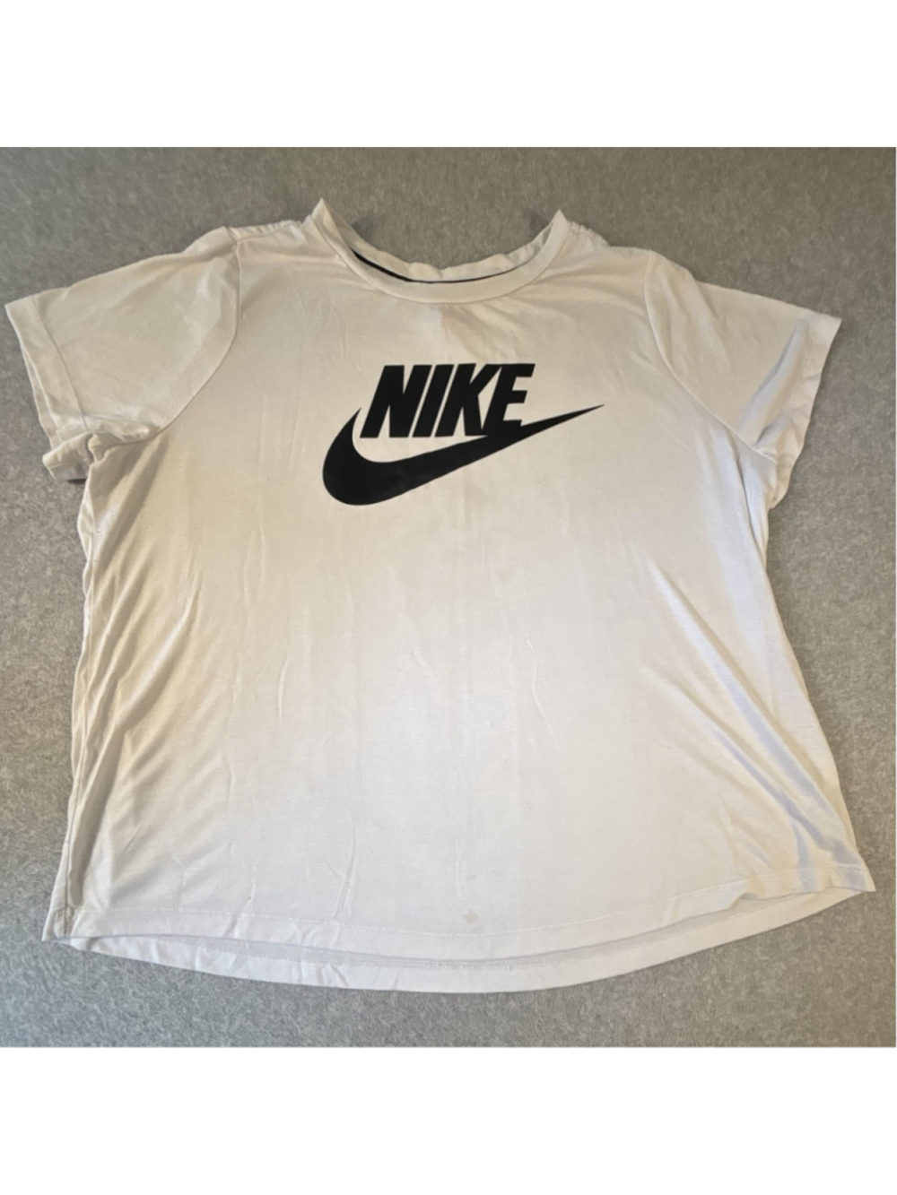 Nike Women’s Essential Logo T-Shirt White Black Swoosh Plus Size 3X 878809-100